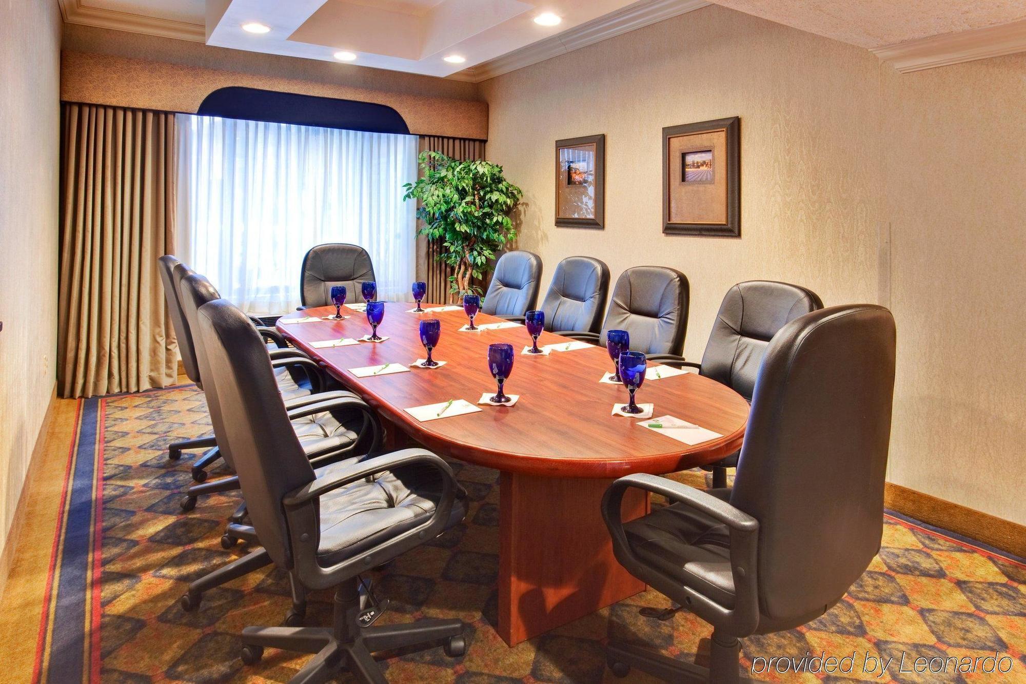 Holiday Inn Hotel & Suites Warren By Ihg Εξωτερικό φωτογραφία